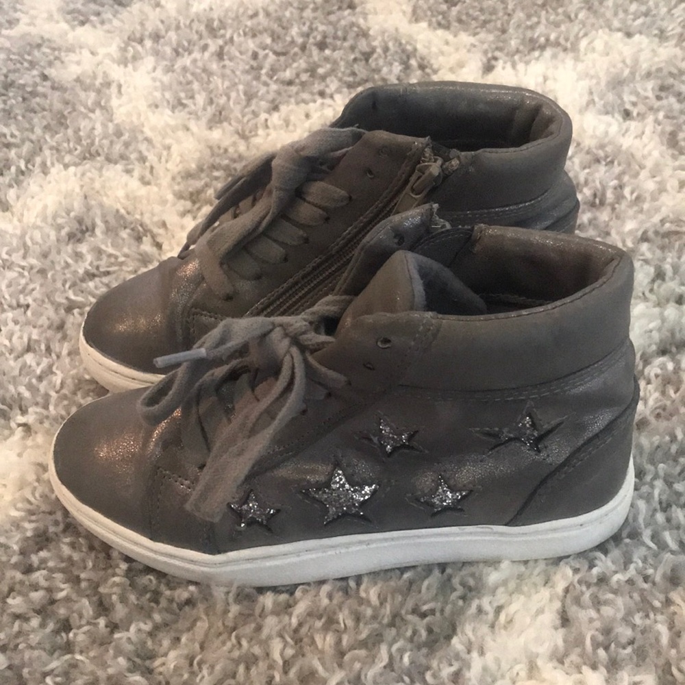Girls size 1 hightop !